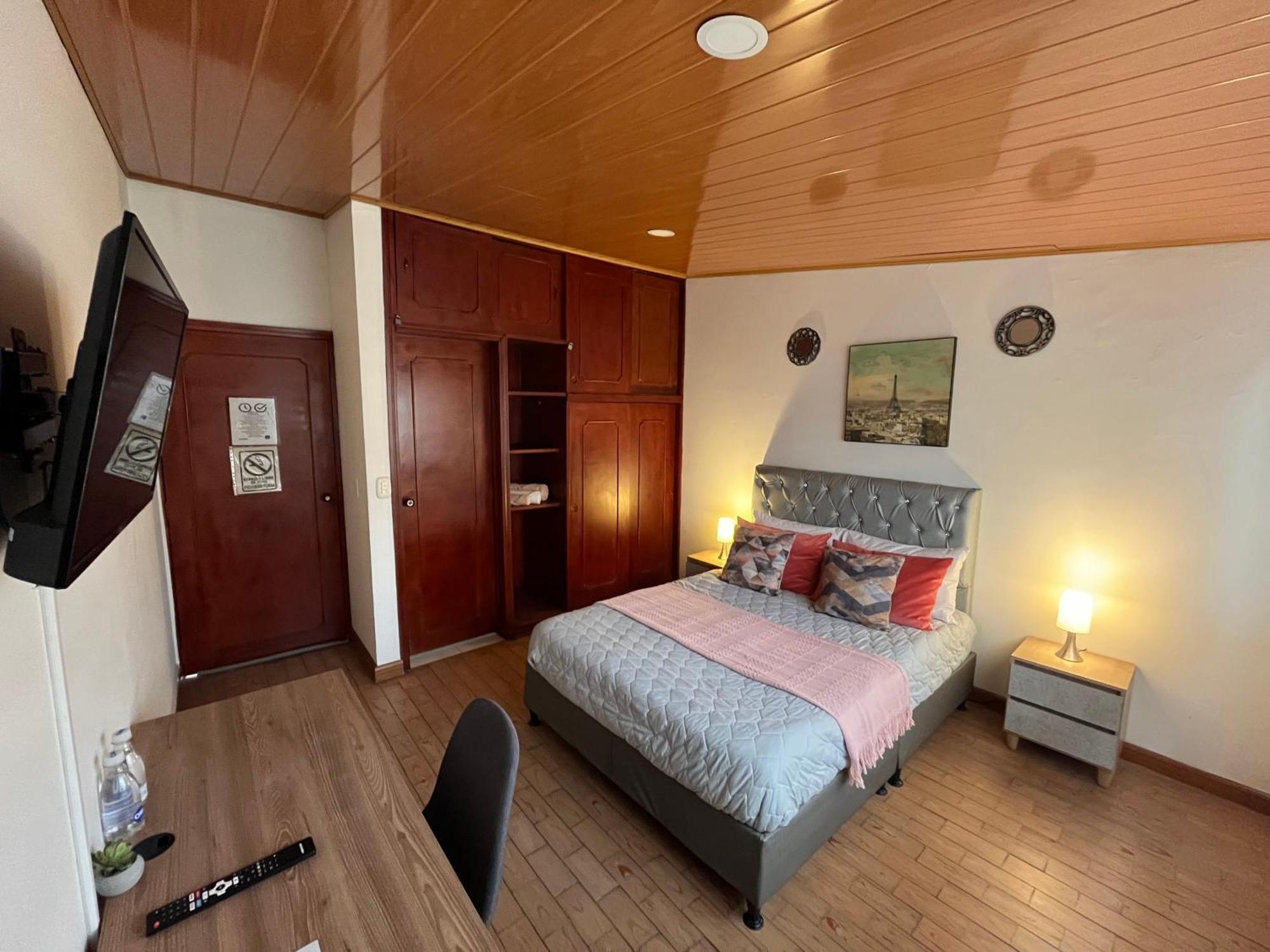 Hostal Sep7Imo Arte Bogota Bagian luar foto